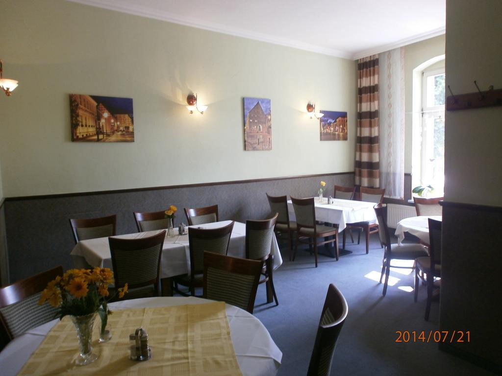 Bluhm'S Hotel & Restaurant Am Markt Kyritz Esterno foto